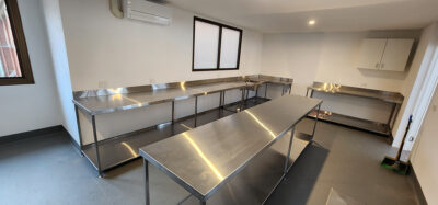 stainless-exhaust-hoods-benches-img16